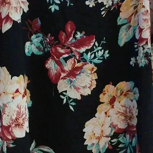 Lilly black cold shoulder blouse size small - Picture 4 of 16